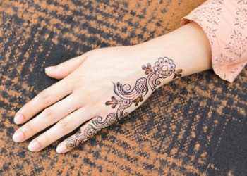 Cara Menghilangkan Henna di Tangan
