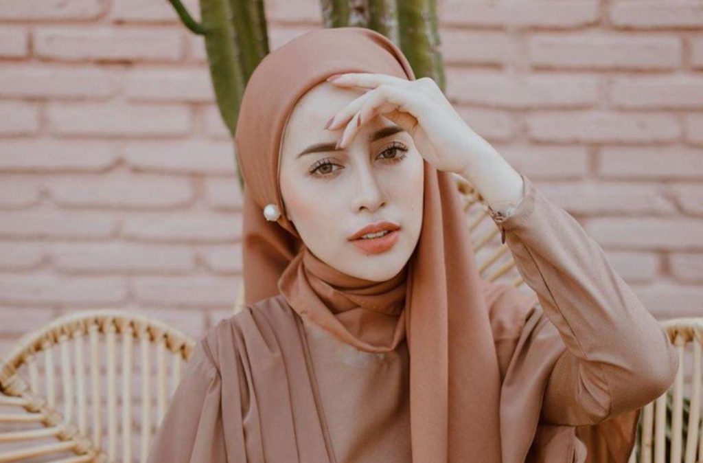 Warna Jilbab Yang Cocok Dengan Baju Mocca