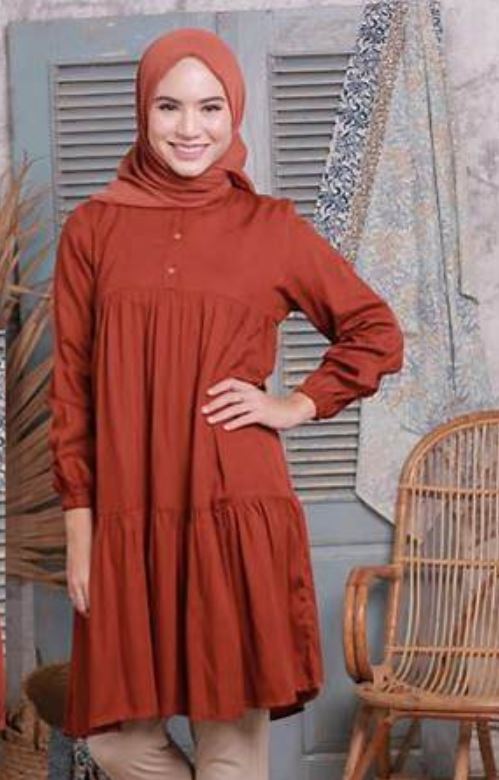 Hijab warna merah bata Cocok Dengan Baju Merah Bata