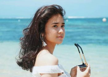 Gaya Berfoto di Pantai