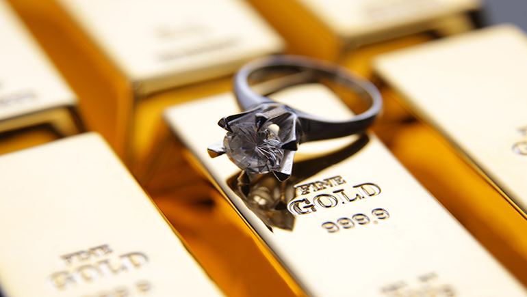 pilih investasi emas batangan atau perhiasan