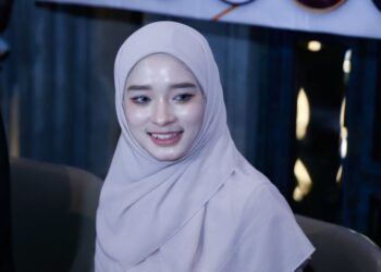 Inara Rusli Buka Cadar